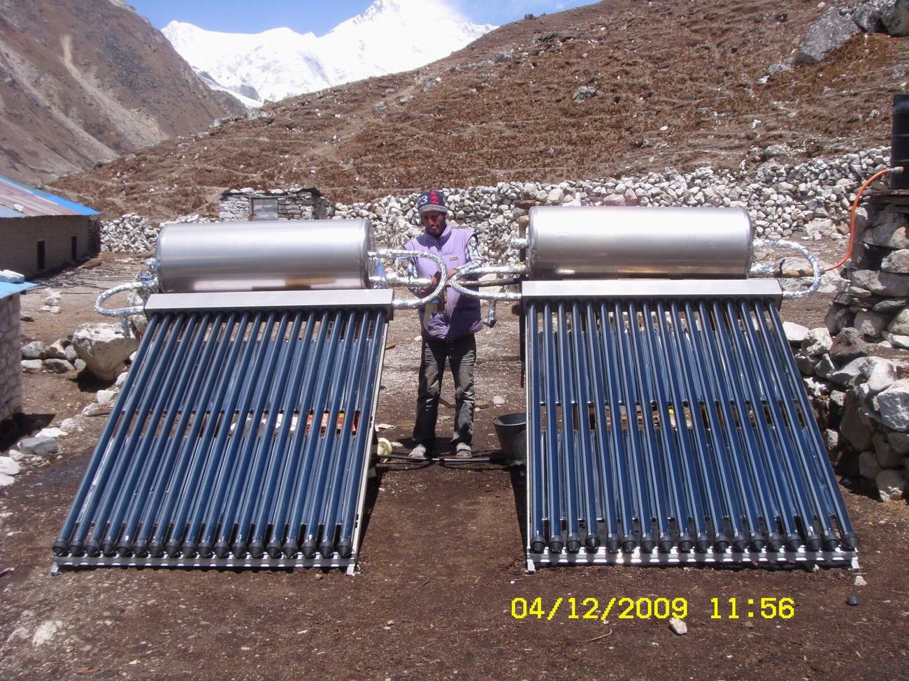 Aquecedor solar de água com tubo de vácuo